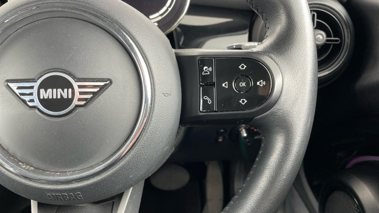 MINI Hatchback 135kW Cooper S Level 2 33kWh 3dr Auto Electric Hatchback